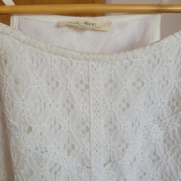 White dress - Picture 2 of 8